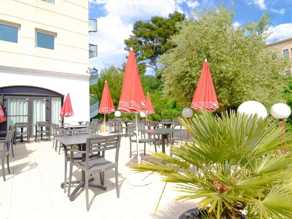 La Valentine Porte D'aubagne Hotel 3*